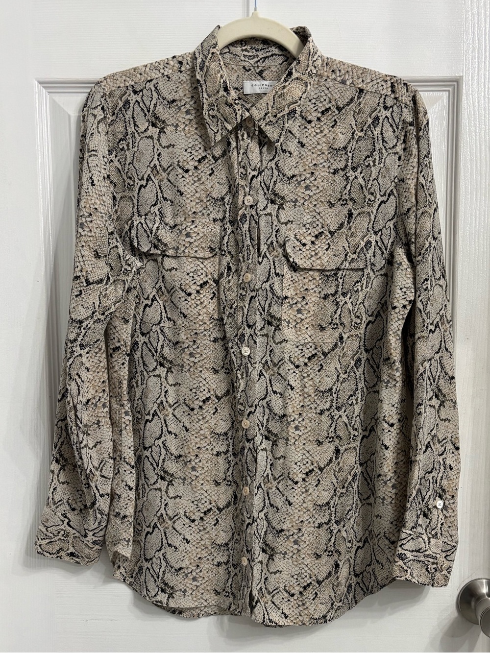 Equipment Femme Snake Animal Print Silk Collared Button-Up Beige Black Large